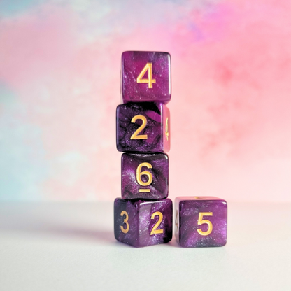 Lot de 5 dés 6 faces de 16mm avec chiffres - La Confrérie des Cartes